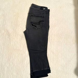 Women’s distressed capris